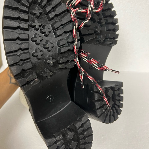 Universal Thread Boots - Picture 5 of 10